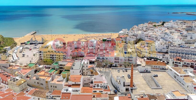 4min walk from beach 4 min a pé da praia