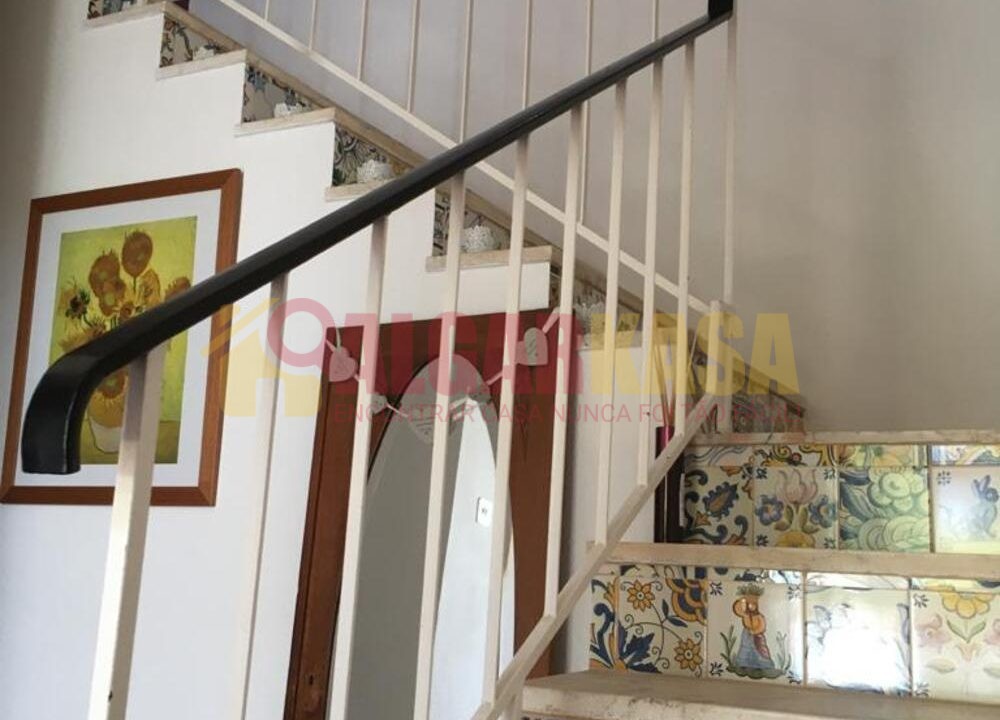 Escada acesso segundo piso